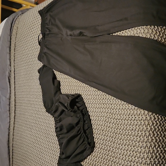 Black 2 peice outfit - Picture 3 of 3